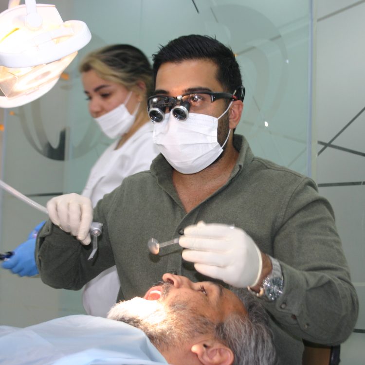 گالری لبخند و نمونه کار ها