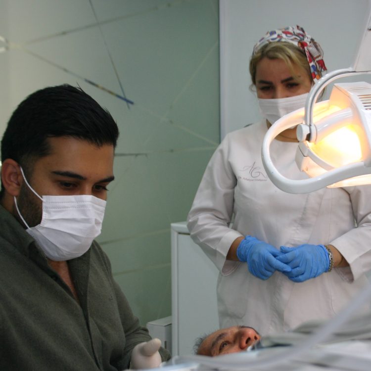 در باره ما دکتر اللهیار گیاهپور